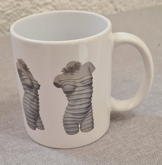 MUG buste femme fond blanc