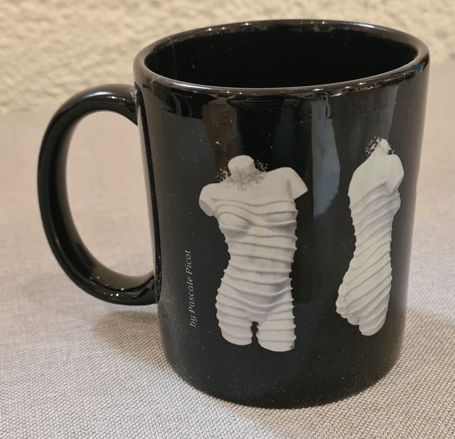 MUG buste femme fond noir
