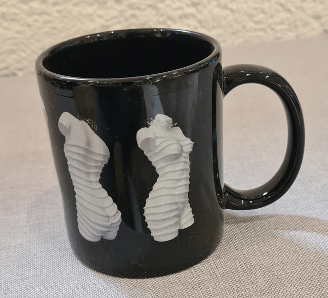 MUG buste femme fond noir