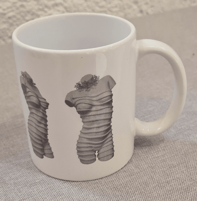 MUG buste femme fond blanc